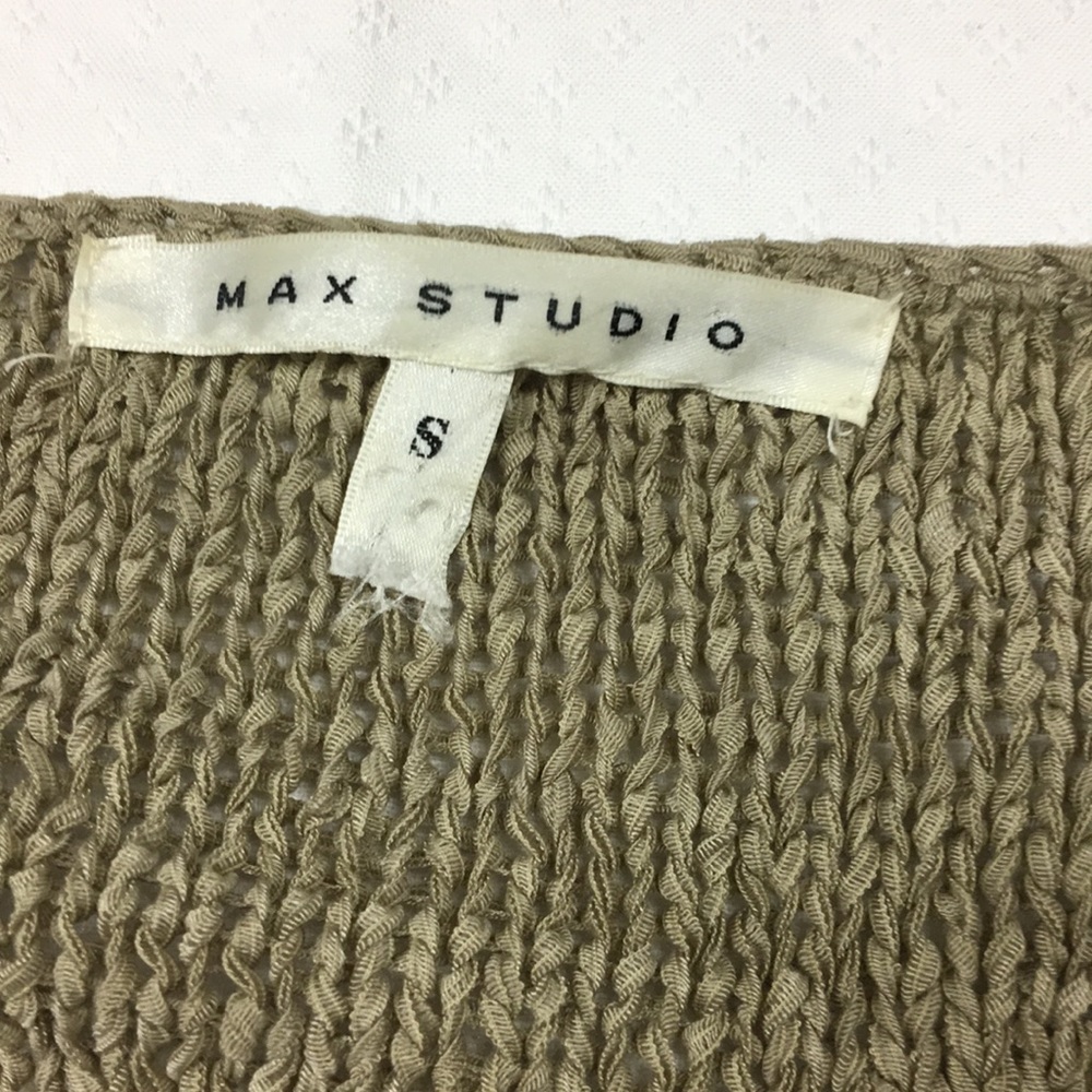 Sweater - Picture 4 of 5